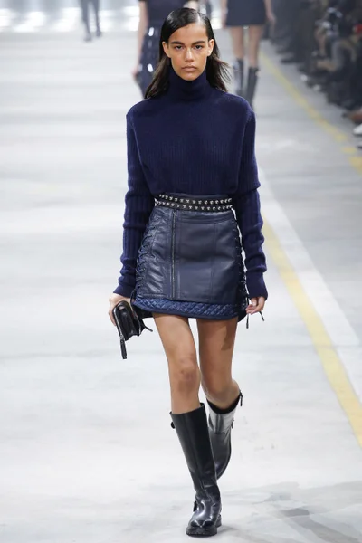 Look 11